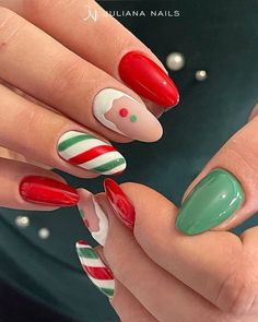 Juliana Nails, Candy Cane Nails, Red Christmas Nails, Cute Simple Nails, Nagel Tips, Christmas Nails Easy, Cute Christmas Nails, Christmas Gel Nails, Seasonal Nails