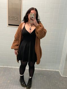 Hot Outfit Ideas Party Night, Black Parade Outfit Ideas, Cute Doc Martens Outfit, Dark Color Clothes Style, Cute Layered Fall Outfits, Plus Size Fall Alternative Fashion, Thanksgiving Outfits Midsize Women, Lowkey Costume Ideas, Fall Ladies Outfits