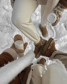 Mode Au Ski, Looks Adidas, 00s Mode, Stile Blair Waldorf, Adrette Outfits, Mode Hipster, Winter Outfits Aesthetic, Skandinavian Fashion