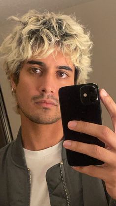 Men’s Black And Blonde Hair, Mens Bleached Hair, Men Bleached Hair, Black Hair Blonde Tips, Brown Skin Blonde Hair, Black Hair With Blonde Highlights, Messy Blonde Hair, Hair Guys