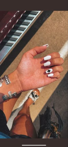 Simple Minimal Nail Designs, White Western Nails Acrylic, Short Acrylic Nails Western Simple, Nail Ideas Acrylic Western, Western Nails Acrylic Simple, Western Nails For Prom, Simple Nail Ideas Western, Western Spade Nails, Western Graduation Nails