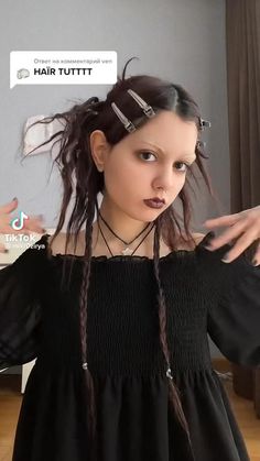 Hairstyles For Long Hair Goth, Easy Emo Hairstyles For Long Hair, Grunge Updos For Long Hair, Alt Hairstyles No Bangs, Emo 2000s Hairstyles, Alternative Hair Styles For Long Hair, Messy Fairy Hair, Spiky Hairstyles For Long Hair, Dark Hair Cosplay Characters