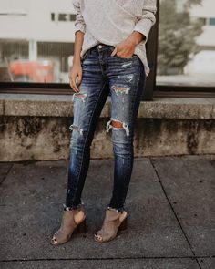 Stretch Ripped Denim Jeans– Boho Beach Hut Casual Denim Jeans, Denim Jeans Ripped, Casual Denim Pants, Moda Jeans, Trendy Swimwear, Outfit Jeans, Jeans Mom, Jacket Outfit, Jeans Casual