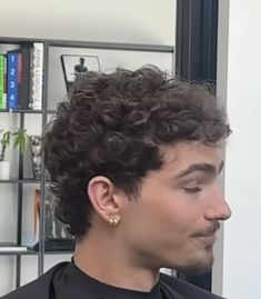 Bro Flow Hair Men Curly, Curly Hair Buzzcut Men, Tapered Curly Hair, Curly Hair Taper, Male Haircuts, Low Taper Fade Haircut, Perfect Curly Hair, Haircuts Curly, Male Haircuts Curly