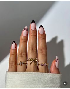 Minimal Nails Design, Natural Fall Nails, New Year Nails Ideas, Nailinspo Nailart, Bow Nails, Bow Nail Art, New Year Nails, Dark Red Nails, Main Character Energy