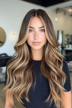 Embrace fall with bronde balayage! Discover the warm, natural tones that are trending this season #fallhaircolor #brondebalayage #autumnhair #fallhairtrends #brondehair #fallbalayage #hairinspo #brondehighlights #sunkissedhair #fallhairideas Fall Bronde Balayage, Balayage Styles, Full Balayage, Balayage Hair Caramel, Rambut Brunette, Highlights Ideas, Chunky Highlights, Perfect Hair Color, Bronde Balayage