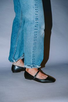 True to size, Mia Ballet Flats are crafted from a faux leather upper with a square toe for a complete fall aesthetic. Flat Classy Shoes, Cute Flats Aesthetic, Square Toe Flats Outfit, Ballet Pumps Street Style, Shoes Moodboard, Fall Flats For Women, Heeled Ballet Flats, Flats Aesthetic, Footwear Shoot