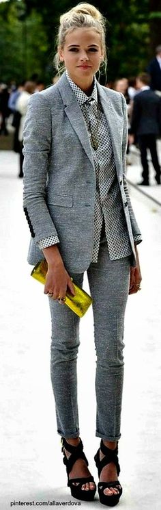 Vogue & Vintage: V&V Radar: Working Women Style Working Girl, 2015 Fashion Trends, Leggings Outfits, Boho Clothes, Gray Leggings, Grey Suit, Hottest Fashion Trends, Work Wardrobe