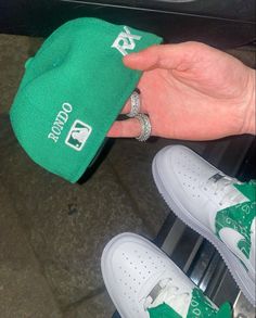 Drip Verde, Guys Style, Swag Pics, Popular People, Vintage Cap, Green Hats, Disney Tattoos