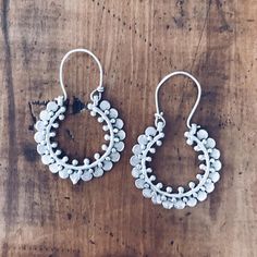 Beautiful Afghan circle design hoop earrings. Super cute! Measurements: Approximately 3.5cm diameter. Materials: Mixed metal. Authentic Jewelry, Circle Design, Mixed Metals, Hippie Style, Silver Hoop Earrings, Boho Jewelry, Unique Pieces, Free Gifts, Gold Earrings