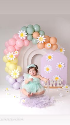 Baby Birthday Party Theme, Baby First Birthday Cake, 1st Birthday Photoshoot, Baby Birthday Themes, Simple Birthday Decorations, Birthday Party Theme Decorations, Smash Cake Photoshoot