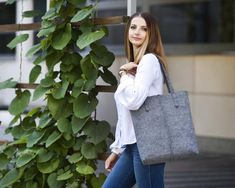 Minimalist Felt Purse Felt tote minimalist tote bag | Etsy Minimalist Handbag, Minimalist Tote Bag, Minimalist Tote, Felt Tote, Bag Minimalist, Grey Tote, Felt Bag, Small Detail, Leather Backpack