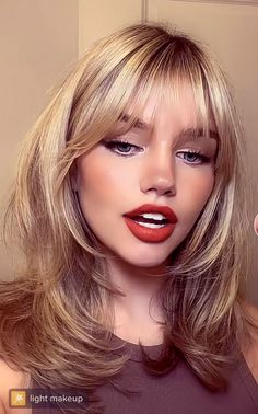 Haircut Selfie, Photo Hijab, Woman Photo, Cute Hairstyle, Bangs With Medium Hair, Hairstyles For Layered Hair, Hijab Girl, Haircuts For Medium Hair