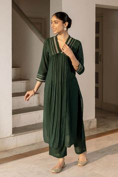 Phiran Style Kurta, Cotton Silk Straight Kurta Dress For Designer Wear, Solid Kurta Designs, Green Straight Kurta Set For Summer, Solid Color Kurta For Women, Semi-stitched Cotton Silk Kurta For Festivals, Modal Silk Cord Set, Semi-stitched Green Cotton Silk Kurta, Plain Kurti Designs