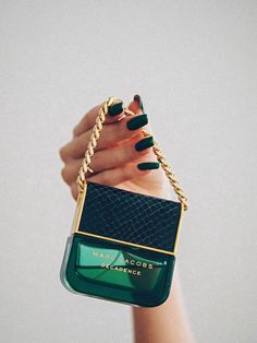 Marc Jacobs Decadence, Marc Jacobs Perfume, Perfume Aesthetic, Fragrance Lab, Luxury Perfumes, Perfume Scents, Perfume Lover