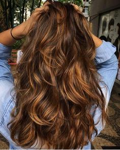 Brown Hair Shades, Hair Color Light Brown, Brown Hair Balayage, Brown Blonde Hair, Brown Hair With Highlights, Hair Inspo Color, Light Brown Hair, Brown Hair Colors, Brunette Hair