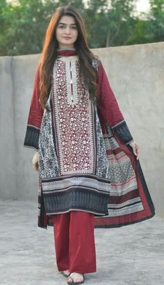 Punjabi Dress Design, Female Clothes Outfits, Hijab Fashionista, Casual Party Dresses, Casual Wear Dress, Beautiful Pakistani Dresses, Salwar Kamiz, Pakistani Dresses Casual