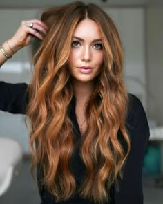 Honey Brown Hair with Reddish Hues Haircut For Long Hair 2023 Trend, Honey Auburn Balayage, Natural Red Hair With Dark Roots, Dimensional Copper Hair Dark Brown, Light Brown To Auburn Balayage, Auburn Summer Hair Color, Brownish Red Hair Balayage, Summer Hair Color For Olive Skin Tone, Ginger With Dark Roots