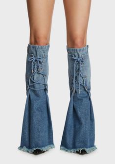 base Denim Bottoms For Fall Festivals, Blue Bottoms For Fall Festival, Fall Festival Denim Flare Jeans, Fitted Over-the-knee Bottoms For Spring, Trendy Over-the-knee Spring Bottoms, Trendy Spring Bottoms Over The Knee, Denim Leg Warmers, Knee Socks Outfits, Diy Leg Warmers