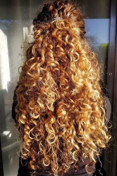 Love this gorgeous long curly hair in a half up half down hairstyle, secured with a sparkly Flexi hair clip! Super comfortable, and will not snag or pull curly hair! #curlyhair #curlyhairstyles Curly Hairstyle Half Up Half Down, Long Curly Hairstyles For Wedding, Very Long Curly Hair, Curly Hair Half Up Half Down, Curly Hair Long, Super Curly Hair, Long Natural Curly Hair, Half Up Half Down Hairstyle, Curly Blonde Hair