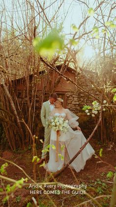 From the rugged Oregon Coast to the majestic Cascade Mountains, discover breathtaking wedding venues in the Pacific Northwest. Imagine exchanging vows with the Pacific Ocean as your backdrop or celebrating amidst towering forests. Find inspiration for your dream wedding in this captivating region. Photo by Andie Avery Photography