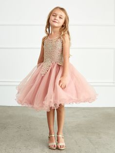 Gorgeous dress from Tip Top Kids will offer her the perfect chance to dial up the glamour and captivate the viewers. Short style features gold lace embroidered bodice and sleeveless design. Comes in dusty rose with beautiful wired hem tulle skirt. Rose Gold Lace, Girls Communion Dresses, Girls Ball Gown, Junior Prom, Girl Cupcakes, Top Kids, Girls Pageant Dresses, Christening Dress, Tulle Ball Gown