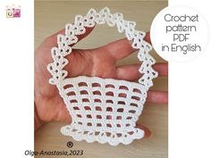 the crochet pattern is in english and it looks like an ornament