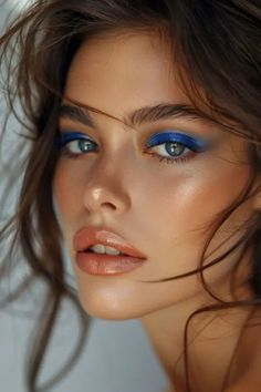 best clean makeup brands Cobalt Eyeshadow, Pop Of Color Makeup Looks, Blue Makeup Brown Eyes, Bronze Glam Makeup, Best Clean Makeup, Clean Makeup Brands, Non Toxic Makeup Brands, Best Organic Makeup, Vegan Makeup Brands