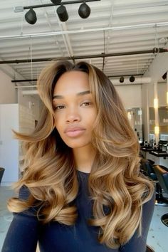 Honey Brown Hair Color, Brown Hair Color Shades, Warm Brown Hair, Rambut Brunette, Honey Brown Hair, Brown Hair Inspo, Caramel Hair, Dyed Natural Hair, Honey Blonde Hair