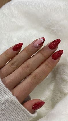 Nail Ideas 2023 Christmas, Christmas Nails 2023 Coffin, Crismas Nails 2023, Christmas Nails 2023 Trends, Nails Ideas Red, Christmas Looks Outfits, Nails Red Christmas, Red Nails Ideas, Nail 2022