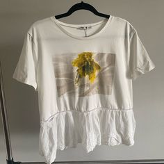 Zara Blurry Flower Photographer Lace Bottom Top Size Medium Never Worn Nwt, Lace Bottom Cotton T Shirt Printed Photograph Dolman Sleeve Shirt, Pocket Tee Shirts, Zara T Shirt, Ribbed Shirt, Zara Shirt, Zara White, Grey Tee, Asymmetrical Tops, Graphic Tee Shirts