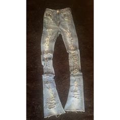 Size: small us(4-6) stretchy  sustainable Trendy Ripped Fitted Pants, Ripped Fitted Bottoms For Fall, Trendy Fitted Ripped Pants, Fitted Mid-rise Distressed Bottoms, Casual Stretch Distressed Bottoms, Stretch Distressed Bottoms For Fall, Casual Stretch Ripped Pants, Fitted Distressed Pants For Fall, Distressed Stretch Mid-rise Pants