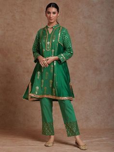 Buy Green Brocade Chanderi Viscose Kurta with Pants- Set of 2 | VJ99MAR101/K/GREEN/VJ99MAR Cultural Clothes, Indian Designers, Clothing Store Interior, Fashion Garments, Pakistani Suit, Chanderi Suits, Fancy Dresses Long