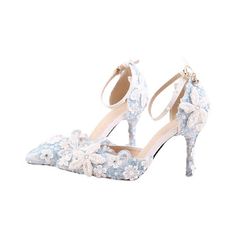 Flower Embroidered Pumps Embroidered Pumps, Harry Outfits, 2020 Shoes, Fancy Footwear, Nail Bags, Bridal Pumps, Flower Heels, Fairy Shoes, Disney Weddings