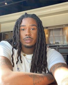 Faux Locs Men, Braids Man, Wattpad Men, Man With Locs, Locs Men, Freeform Locs, Hair Idea