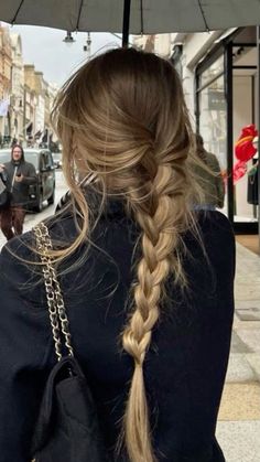 Stile Blair Waldorf, Haircare Tips, French Braid Hairstyles, Hairstyles For Short Hair, Inspiration Fashion, French Braid, Short Haircuts