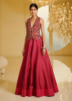 Varun Bahl, Jacket Lehenga, Pink Lehenga, Indian Dresses Traditional, Traditional Indian Outfits, Party Wear Indian Dresses, Dress Indian Style, Indian Designer Outfits, Lehenga Designs