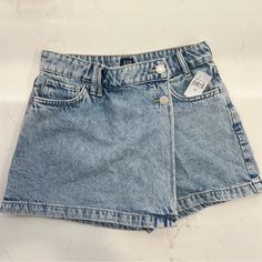 Gap Factory Kids Denim Skort Size 12 Nwt Cute Dark Wash Denim Bottoms, Cute Denim Jean Shorts In Medium Wash, Cute Denim Cutoff Bottoms, Cute Cutoff Denim Bottoms, Cute Medium Wash Denim Jean Shorts, Cute Medium Wash Denim Shorts, High Waist Denim Jeans, Lycra Shorts, Denim Skort