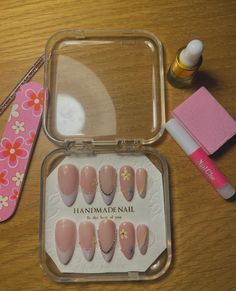 Message me with a reference photo of what design , shape and length you want ✨all sets starting from just €20 🫧excluding packaging 📫 All kits include: -10 nails✨ -nail glue️ -cuticle pusher🪄 -nail file🎀 -nail buffer 🌸 - 2 alcohol wipes🫧 -cute bottle of kiwi and melon hydrating cuticle oil 🥝🍈 -thank you card 🫶🏻 🎀How it works 🎀,  -firstly get in touch with me through messages 💌send me a reference pic of what design you want and send me a photo of each of your hands 🤚 ✋ with a coin 🪙 Press On Nails Packaging Ideas, Press On Nail Packaging, Press On Nails Long, Nails Gel Nails, Long Lasting Nails, Nail Buffer, Hard Gel, Nails Gel, Nails Long