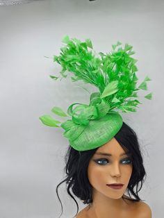 Beautiful lime green headpiece for bridesmaids and a great accessory for a cocktail party or church outfit.  Comes with a pin or headband for an elegant but secure look. Can be worn on both sizes - Headband and hairclip  - Ready to ship  - Free Shipping - Fast shipping - Customize by adding different color flowers and or feathers Check my store for styles and colors.  Hatsandpearls.etsy.com Find more at my website: Www.hatsandpearls.com  Reach out to me if you can't find what you are looking for.  I can make cake custom orders and help you style and match your outfit  Tag and share your pictures when you wear and style our hats.  Instagram: @hats_pearls Facebook: Hats Pearls Thank you for visiting and happy shopping! Luxury Green Fascinator For Races, Luxury Green Mini Hats For Races, Green Headpiece, Race Hats, Cake Custom, Kentucky Derby Fascinator, Derby Fascinator, Church Outfit, Green Hat