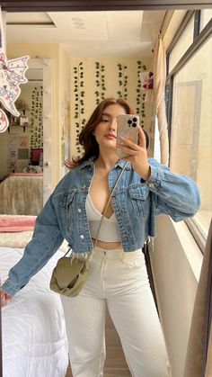 Cropped Denim Jacket Outfit, Jacket Outfit Women, Luxury Photography, Casual College Outfits, Casual Day Outfits, Classy Fashion, Cooler Look, Causual Outfits, Pinterest Outfits