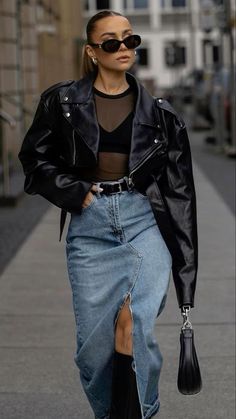 Denim On Denim, Fashion Forecasting, Paris Mode, Outfit Jeans, Paris Outfits, Mode Casual, Fashion Mode