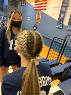 50 Athletic Hairstyles That Can Handle Any Track Meet Challenge Cute Volleyball Hairstyles, Soccer Hairstyles, Volleyball Hair, Soccer Hair, Track Hairstyles, Preppy Hairstyles, Basketball Hairstyles, Competition Hair, Softball Hairstyles