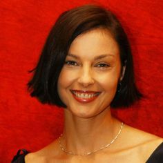 ashley judd hair - Google Search Celebrity Pixie Cut, Celebrity Bobs Hairstyles, Very Short Bob, Celebrity Bobs, Short Celebrities, Celebrity Short Hair, Stacked Bob Haircut, Cute Hairstyles For Short Hair