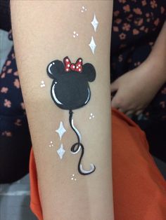 Mini Mouse Face Painting, Disney Face Paint, Minnie Mouse Face Paint, Minnie Mouse Face Painting, Mouse Face Paint, Kids Face Painting Easy, Disney Face Painting, Face Painting Ideas For Kids, Easy Face Painting Designs