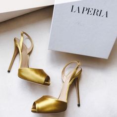 Brand New La Perla Green Satin Silk Sling Back Peep Toe High Heels Size Uk 6/Eu 39/Us 8 New, Never Been Worn Green And Gold Heels, Salt Burn, Gold Platform Heels, Gold Platforms, Gold Shoes, Pumps Shoes, Gold Heels, Satin Silk, Sling Back