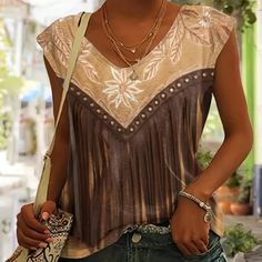 Silk Screened Sleeveless Western Top Summer Shirts For Women, Western Summer, Western Top, Top Neckline, Laundry Guide, Boho Style Outfits, Western Tops, Sleeveless T Shirt, Refashion Clothes