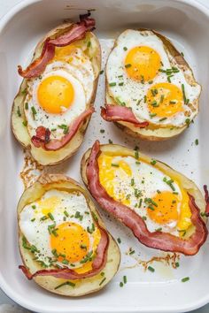 Start your day with these double-baked potatoes stuffed with crispy bacon and eggs! 🥓🥔 A satisfying and hearty breakfast recipe perfect for busy mornings or weekend brunch. #BreakfastIdeas #BaconAndEggs Double Baked Potatoes, Hearty Breakfast Recipes, Potatoes Stuffed, Bacon And Eggs, Baked Bacon, Bacon Egg