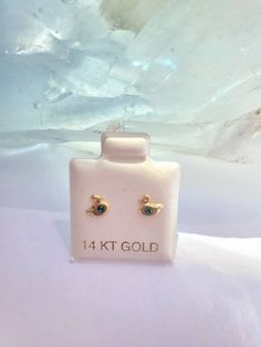 "14K BABY GOLD screw back earrings May birthstone gift for newborn threaded Ball back Safety Stud piercing Children's jewelry Emerald Hypoallergenic earrings for baby Baby shower gift Newborn birthday may birth stone gift If you need a May gift birth stone for a baby than search no more ! Super cute handmade 14k yellow gold hypoallergenic baby safe screw back threaded stud earrings with Green Emerald color birth month Cubic zirconia accent is a perfect gift for a baby or a child ! *14k yellow go Small Flower Earrings, Toddler Jewelry, Stud Piercing, Jewelry Emerald, Children's Jewelry, Gift For Newborn, Cartilage Earrings Stud, Conch Earring, Baby Earrings