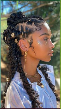 Creative Afro Hairstyles, Cool Hairstyles For Long Hair Unique, Braids With Jewellery, Half Braided Ponytail, Unique Protective Hairstyles, Cornrow Ideas For Black Women, Braided Cornrow Hairstyles Natural Hair, Braids With Hair Jewelry, Unique Cornrows